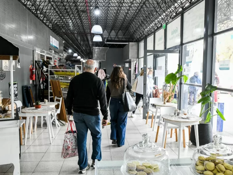 Paran&aacute; impulsa el comercio local con una agenda de promociones, ferias y nuevos negocios