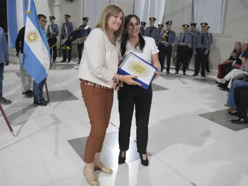 La Municipalidad acompañó el acto por los 100 años de la escuela “Victoriano Montes”