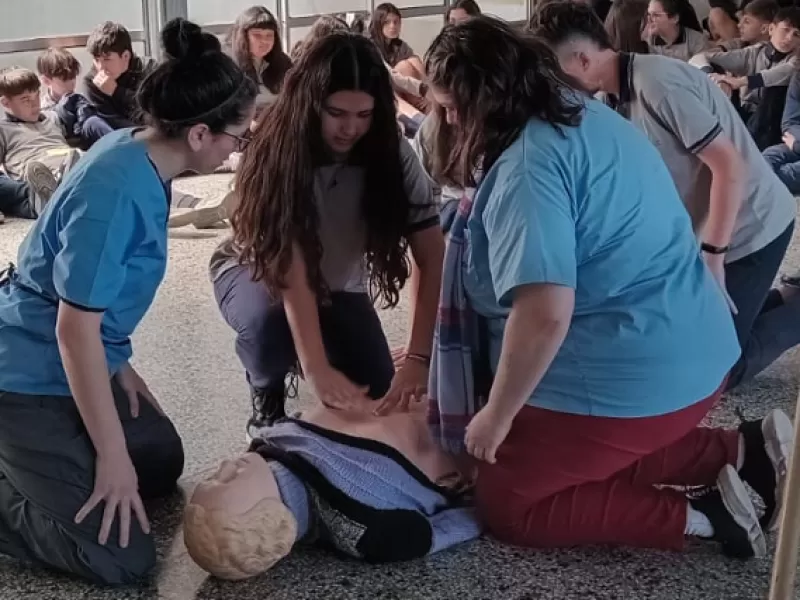 Se realizó una charla de RCP en barrio La Milagrosa