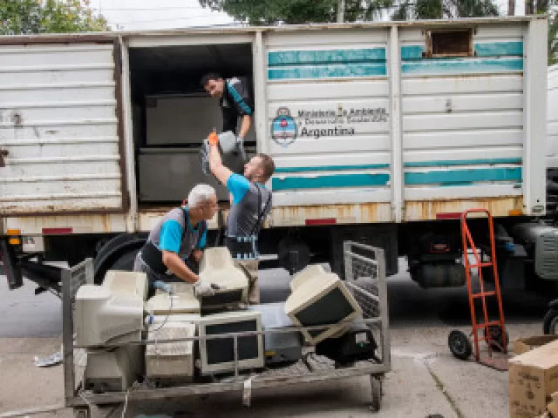 La ciudad realiz&oacute; un nuevo traslado de residuos tecnol&oacute;gicos en desuso