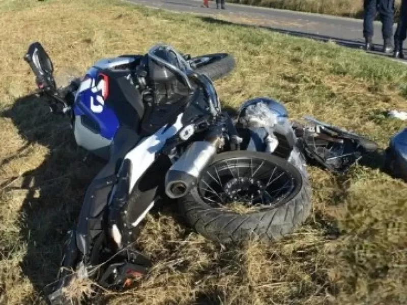 Una pareja cayó de la moto en plena Ruta 11 y tuvieron que ser internados en Paraná