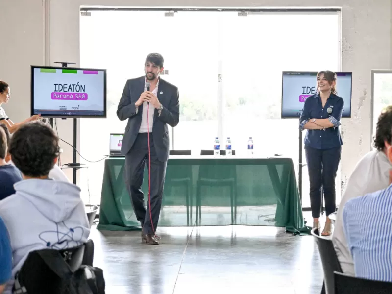 Estudiantes universitarios y secundarios participaron del primer Ideatón Paraná 360
