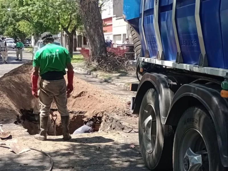 El Municipio realiza trabajos de mantenimiento y reparaci&oacute;n en las redes de agua y cloaca