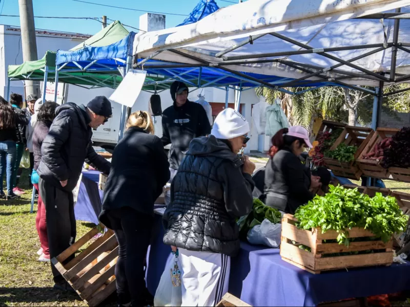 La “Feria en tu Barrio” abrió la agenda del Día del Padre