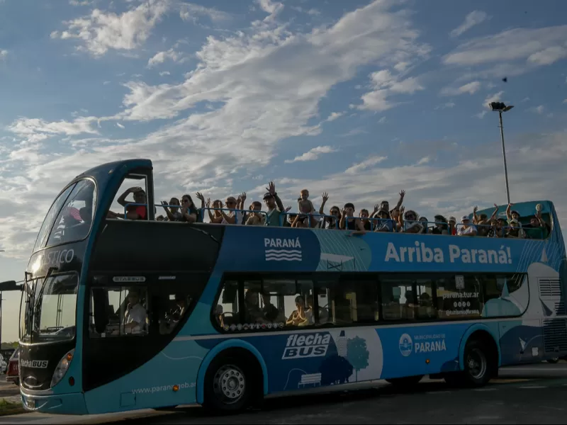 El Paran&aacute; Bus Tur&iacute;stico, una de las propuestas m&aacute;s elegidas para recorrer la ciudad en Semana Santa
