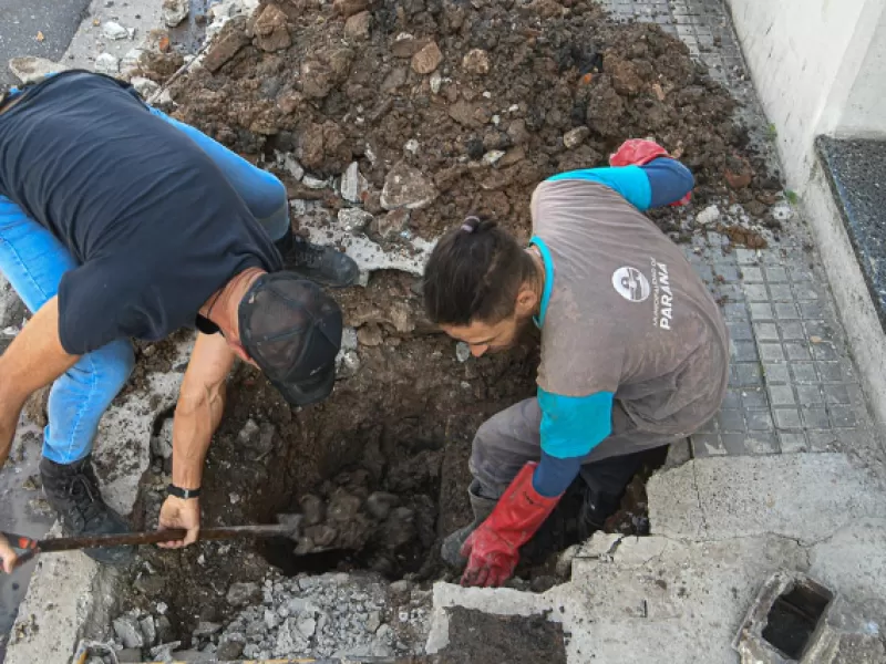 Realizan obras en la red cloacal de calle Cervantes