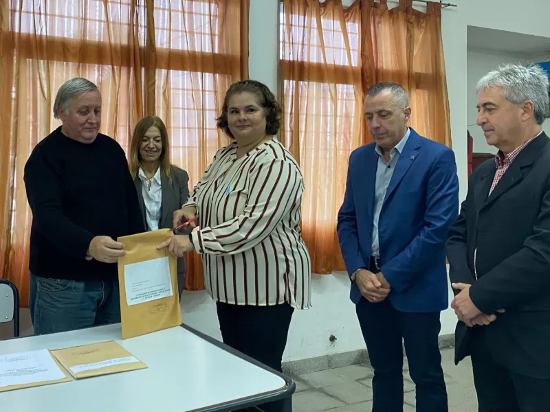 Acondicionarán la escuela “Jorge Luis Borges” para resolver filtraciones