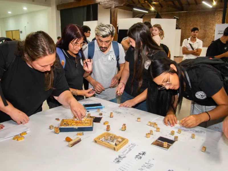 Jornadas x la Democracia: culmina el ciclo con dos propuestas en el Centro Cultural Juan L. Ortiz