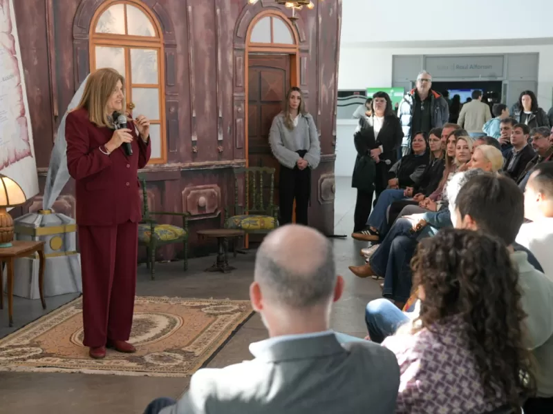 La intendenta Rosario Romero inauguró una nueva edición de la Feria del Libro Paraná Lee 2025