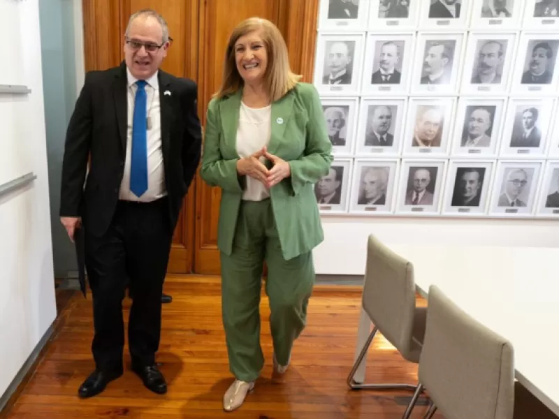 La intendenta Rosario Romero recibió al embajador de Israel, Eyal Sela