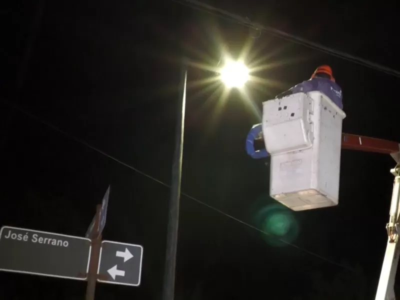 Paran&aacute; alcanz&oacute; el 89 por ciento de alumbrado LED con nuevas obras en Parque del Lago