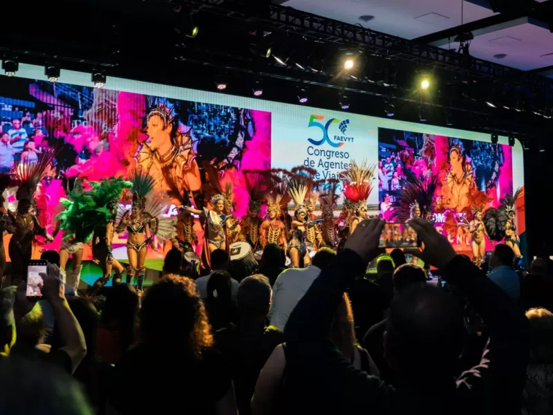 El Carnaval del País cerró el 50º Congreso de Agentes de Viajes en la ciudad