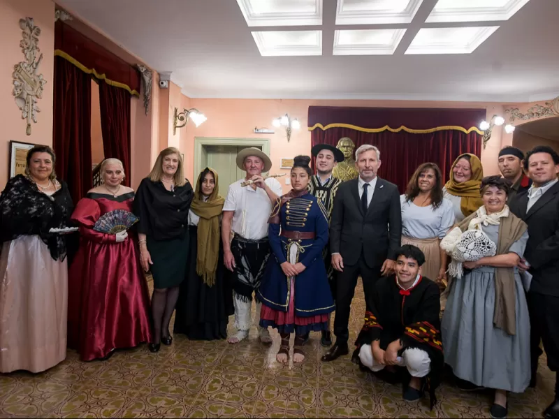 La Gala Patria por la Independencia se celebró en el Teatro 3 de Febrero