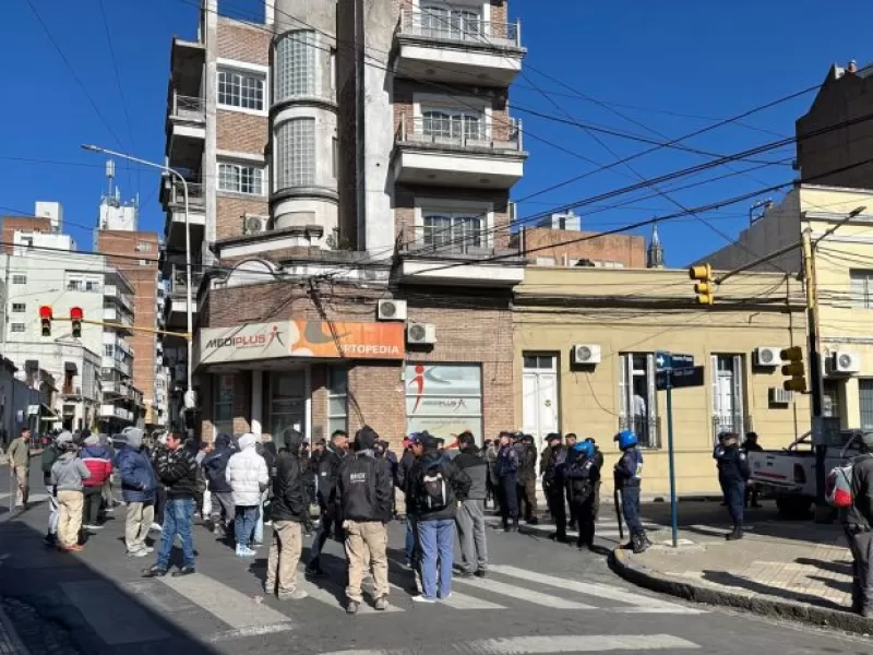 El bloque de Concejal de "Más por Entre Ríos” de Paraná repudia enérgicamente la usurpación de la sede de la UOCRA