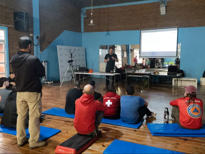 Jornada de capacitaci&oacute;n para auxiliares de Protecci&oacute;n Civil de Paran&aacute;