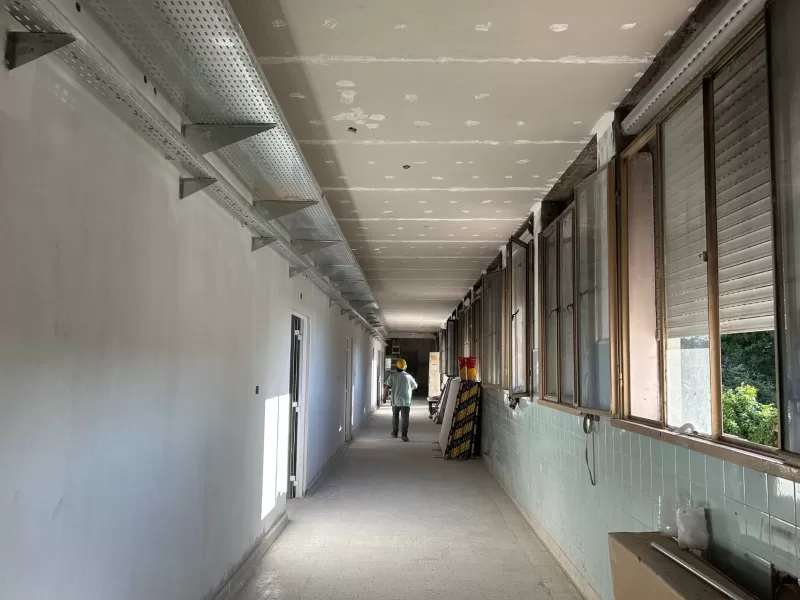 La obra en el hospital San Roque llega al 50 por ciento de avance