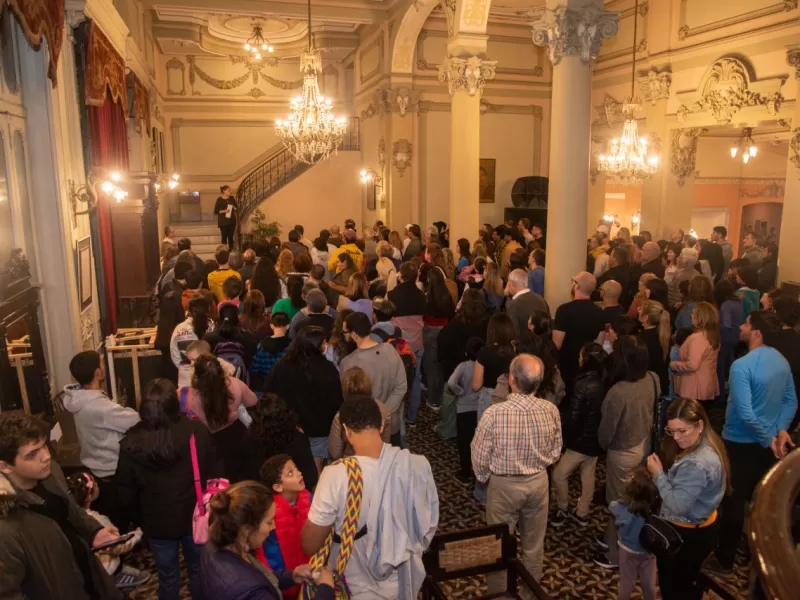 Visitas guiadas al Teatro Municipal 3 de Febrero, una oportunidad para descubrir su historia