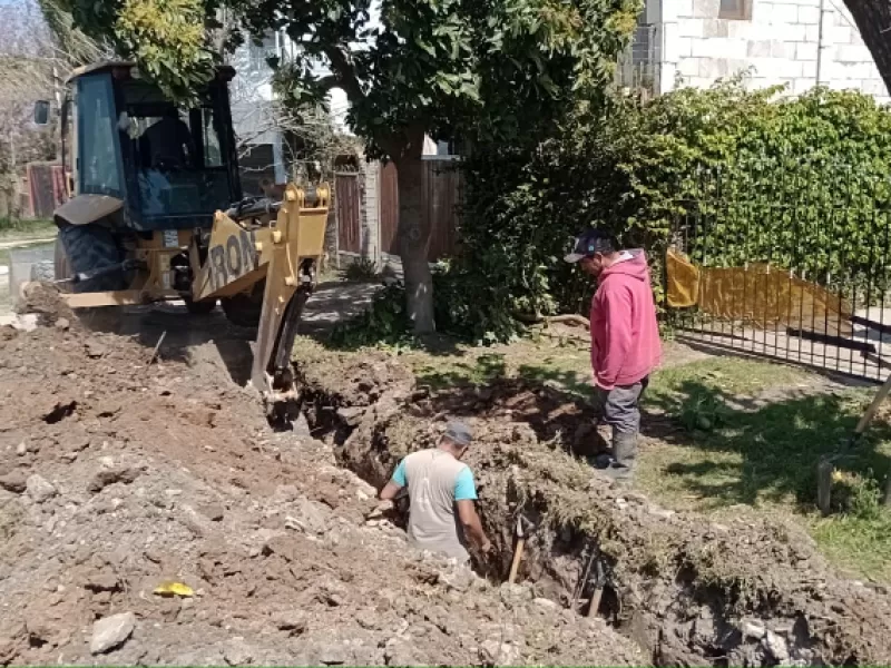 Extienden la red de agua potable en la vecinal Parque Mayor