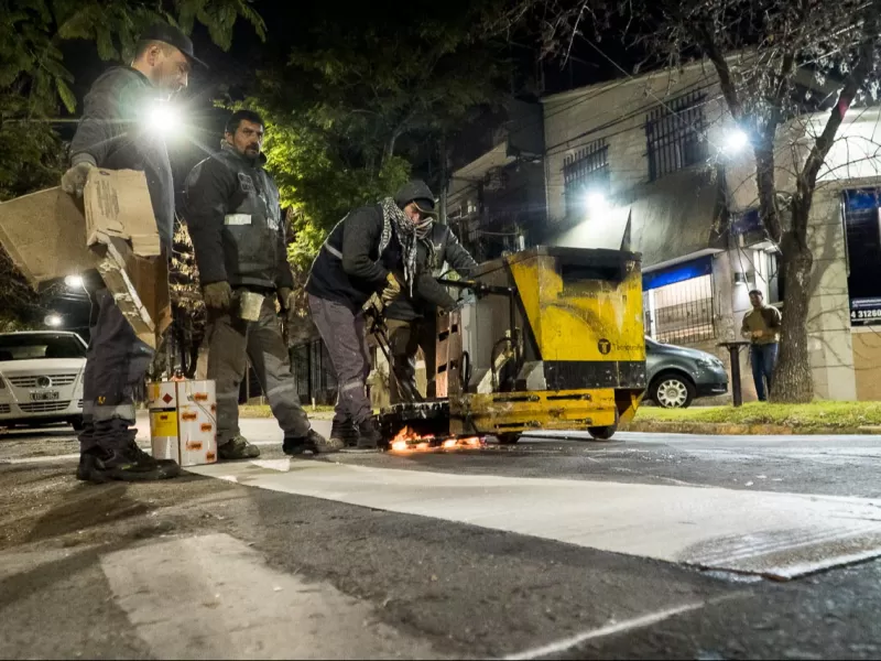 La Municipalidad intensifica tareas de señalización vial en calles céntricas