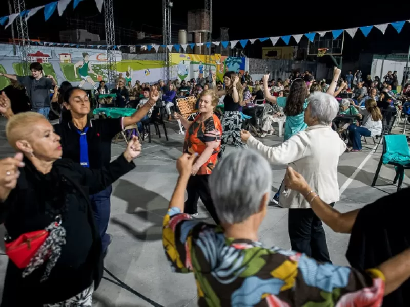 Con folklore y baile, comenzó el ciclo “Clubes Culturales”