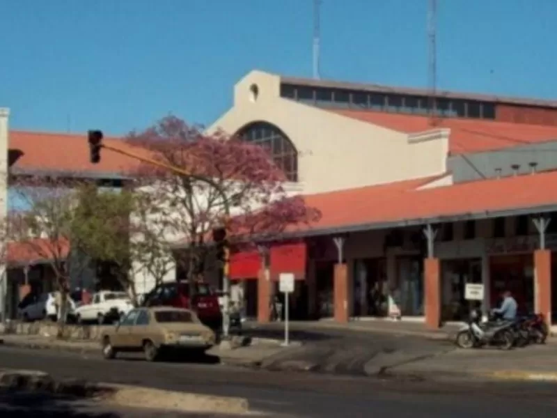 Albañil terminó hospitalizado tras caerse del techo de la Terminal de Ómnibus