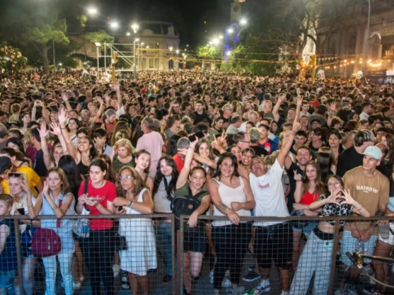 Una multitud disfrutó del evento “Viví Paseo 25 de Mayo”