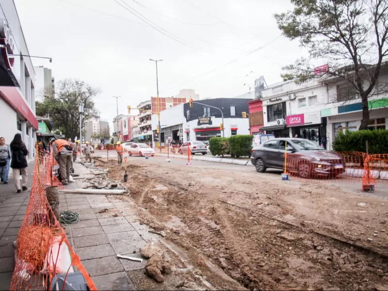 Comenzaron los trabajos de la obra de renovaci&oacute;n en calle 25 de Mayo