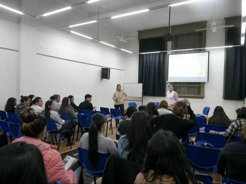 Escuela de Oficios 2025: comenzó la capacitación en cuidado de infancias