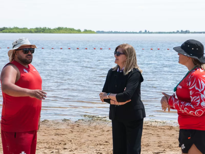 Qued&oacute; habilitada la playa del Thompson para disfrutar del r&iacute;o y anticipar la temporada de verano