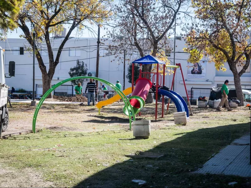 La Municipalidad recupera la Plaza Primera Junta