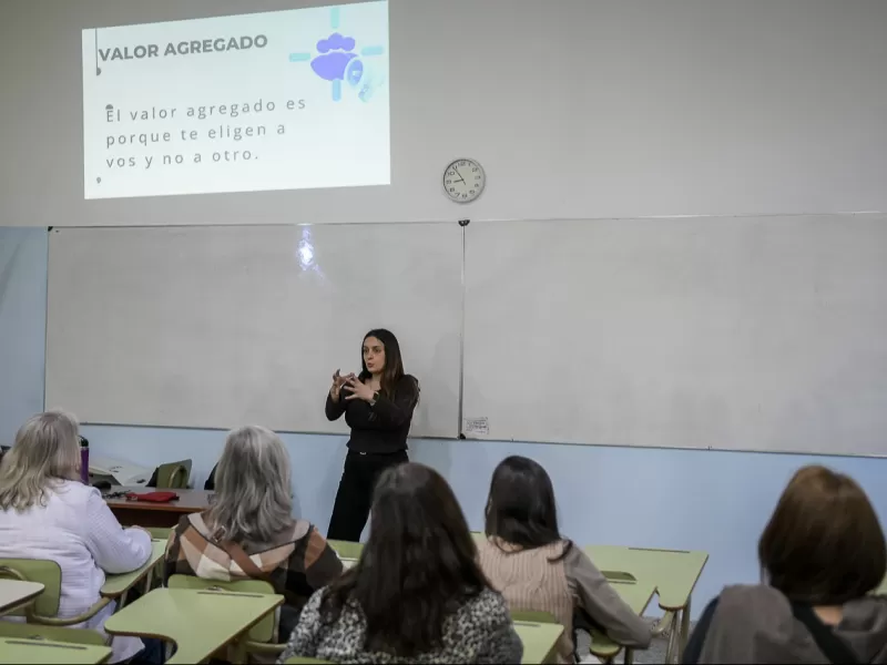 M&aacute;s de 100 emprendedores culminaron el ciclo de capacitaciones de Dise&ntilde;a Paran&aacute;