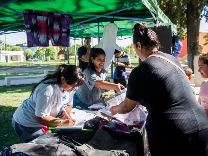 La “Feria en tu Barrio” con el especial “Vuelta a Clases” estuvo en San Agustín