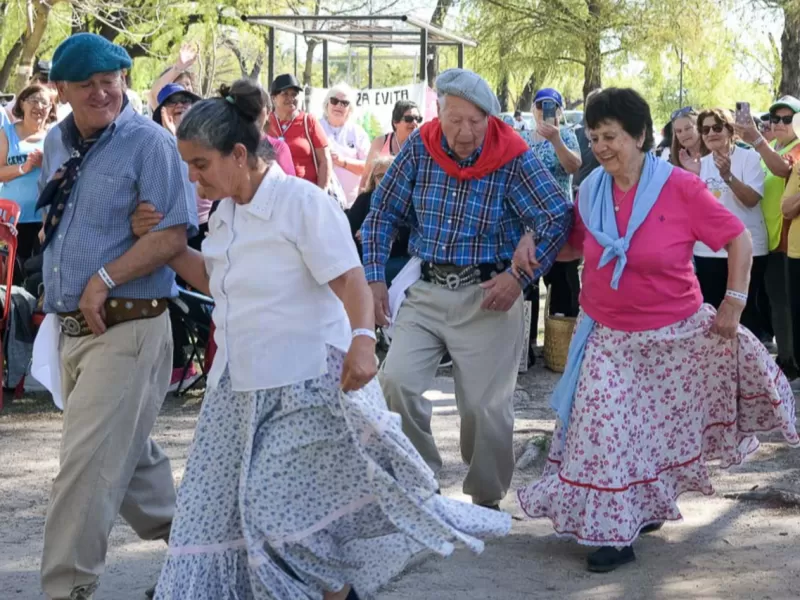 Más de 250 personas mayores festejaron el Día de la Ancianidad