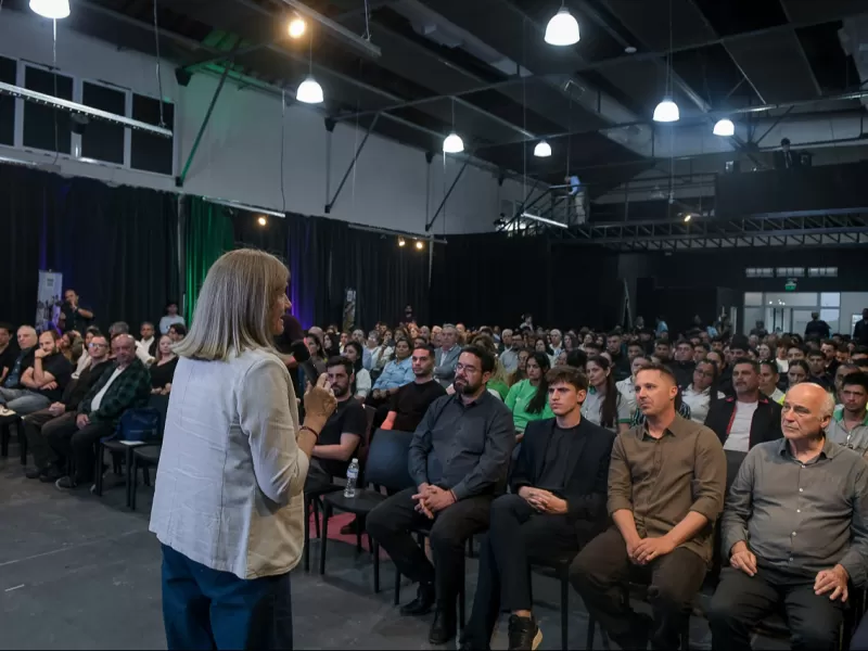 Paran&aacute; reuni&oacute; al sector tur&iacute;stico para fortalecer la experiencia de quienes visitan la ciudad