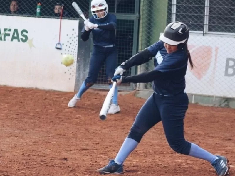 Invitan a una clínica de softbol femenino en el Estadio Mundialista