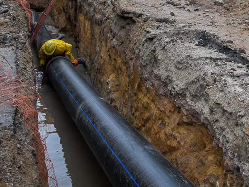 Continúan las obras para mejorar el servicio de agua potable en Paraná