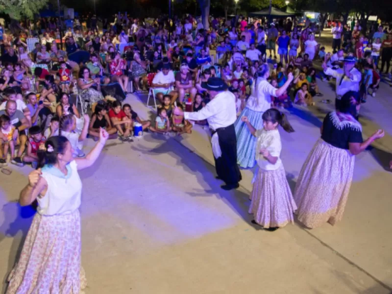 Con gastronomía, espectáculos y el Premate de Cebadores, se realizó el Festival Popular de Bajada Grande