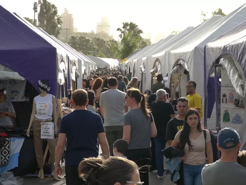La Feria de Artesanos y Emprendedores visibilizó el trabajo local y un tradicional espacio de encuentro