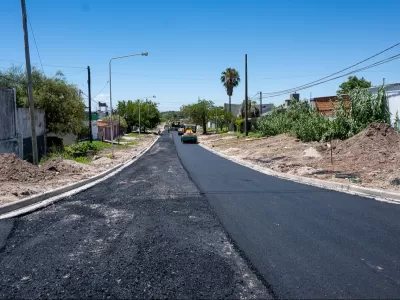 Repavimentan y optimizan desag&uuml;es pluviales en un tramo de calle Antonio Crespo