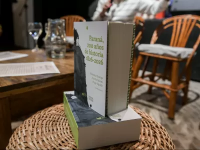 Paran&aacute; celebr&oacute; sus 200 a&ntilde;os con un libro que re&uacute;ne 37 miradas sobre la ciudad