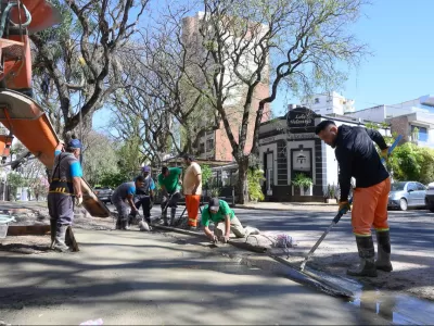 Reparan un badén en la esquina de Córdoba y Mitre