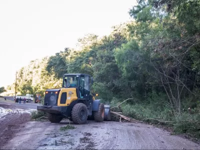 Paran&aacute; intensifica la limpieza y erradicaci&oacute;n de mini basurales en el Parque Varisco