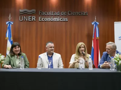 Romero acompa&ntilde;&oacute; la entrega de certificados de la Diplomatura en Gesti&oacute;n de Municipios Sostenibles